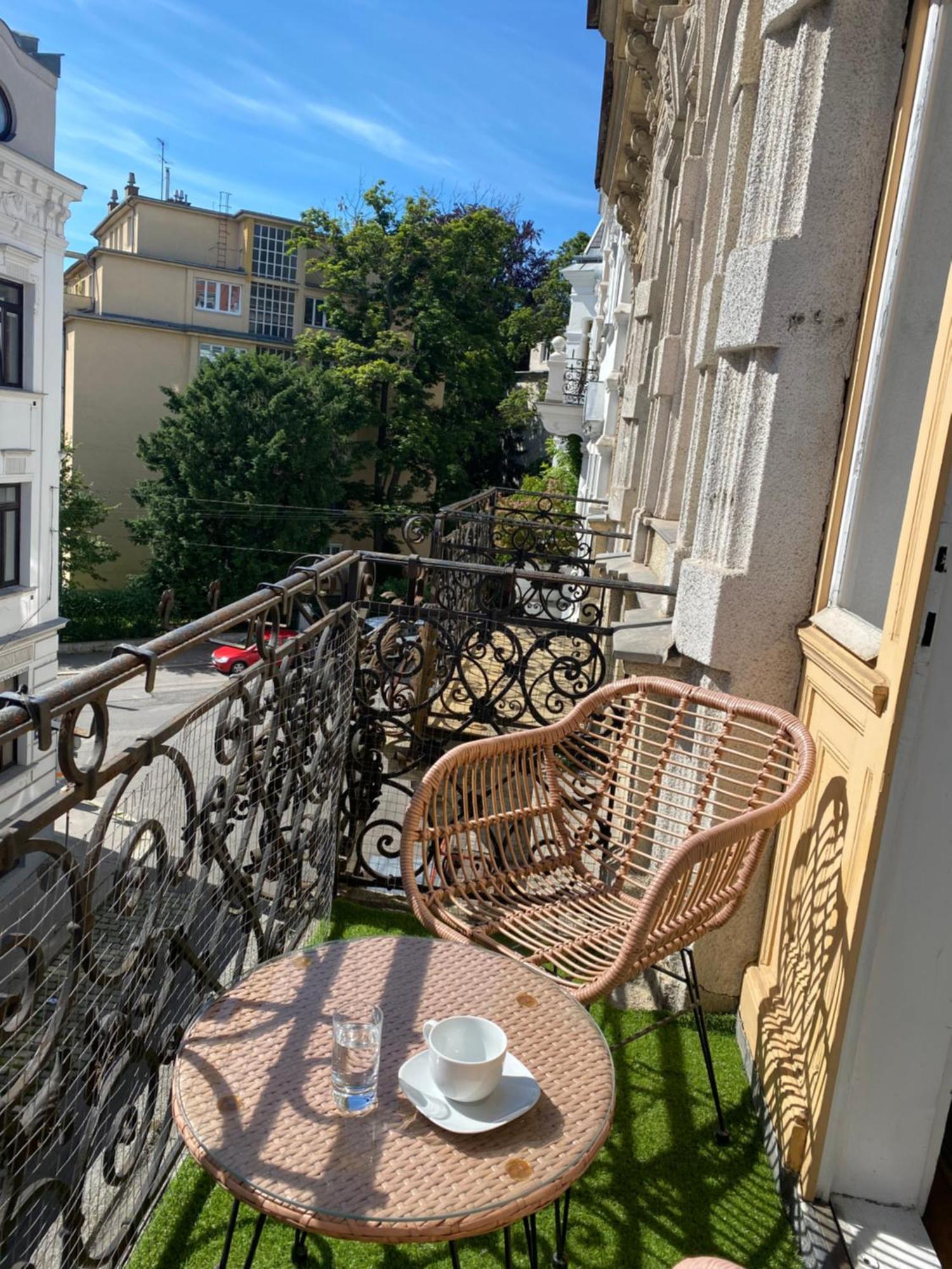 Grosszuegiger Wiener Altbau Gleich Neben Schoenbrunn Buitenkant foto