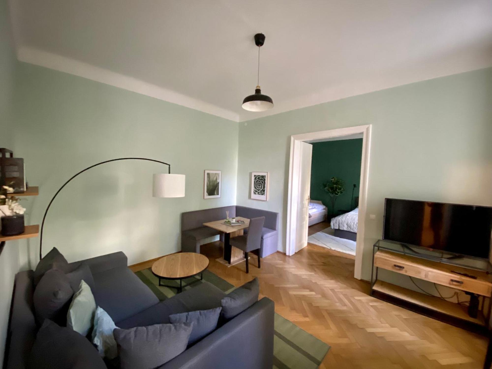 Grosszuegiger Wiener Altbau Gleich Neben Schoenbrunn Buitenkant foto