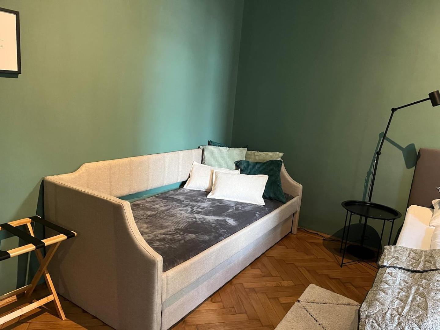 Grosszuegiger Wiener Altbau Gleich Neben Schoenbrunn Buitenkant foto