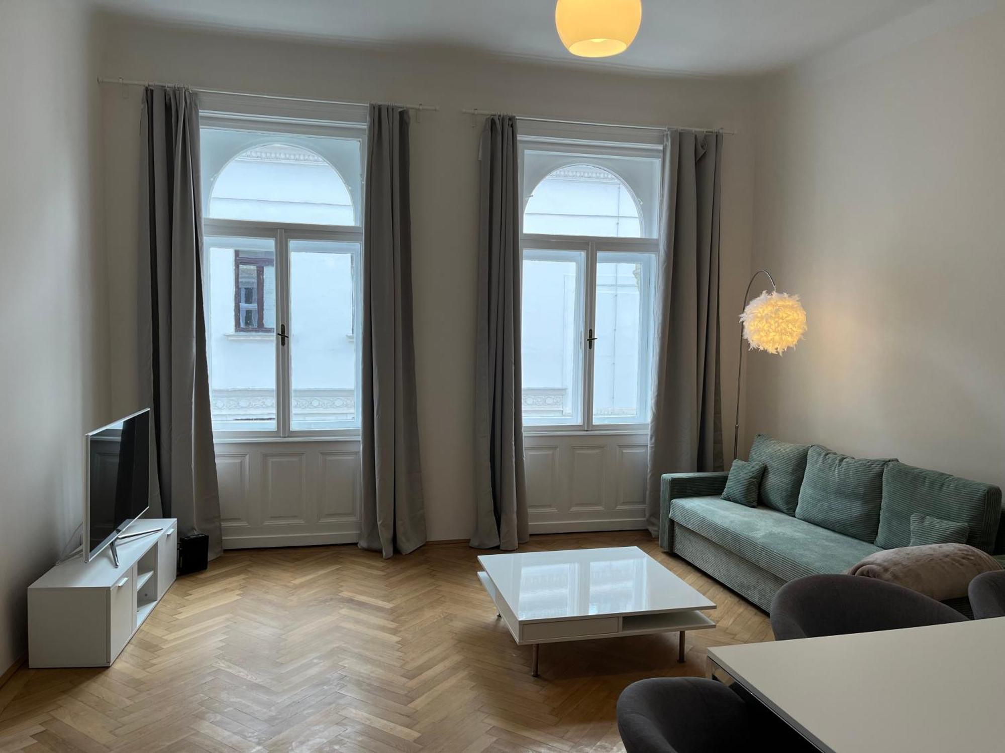 Grosszuegiger Wiener Altbau Gleich Neben Schoenbrunn Buitenkant foto