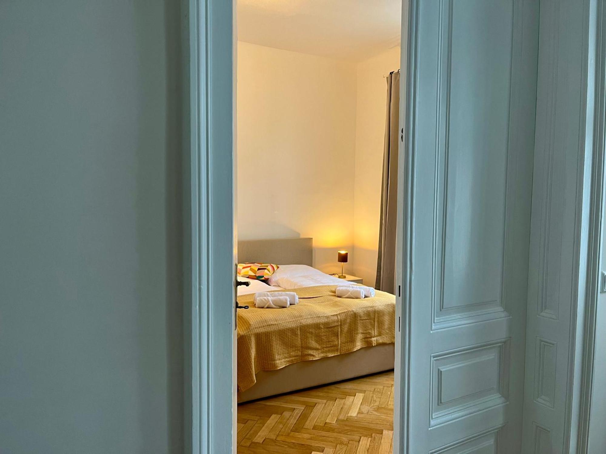 Grosszuegiger Wiener Altbau Gleich Neben Schoenbrunn Buitenkant foto