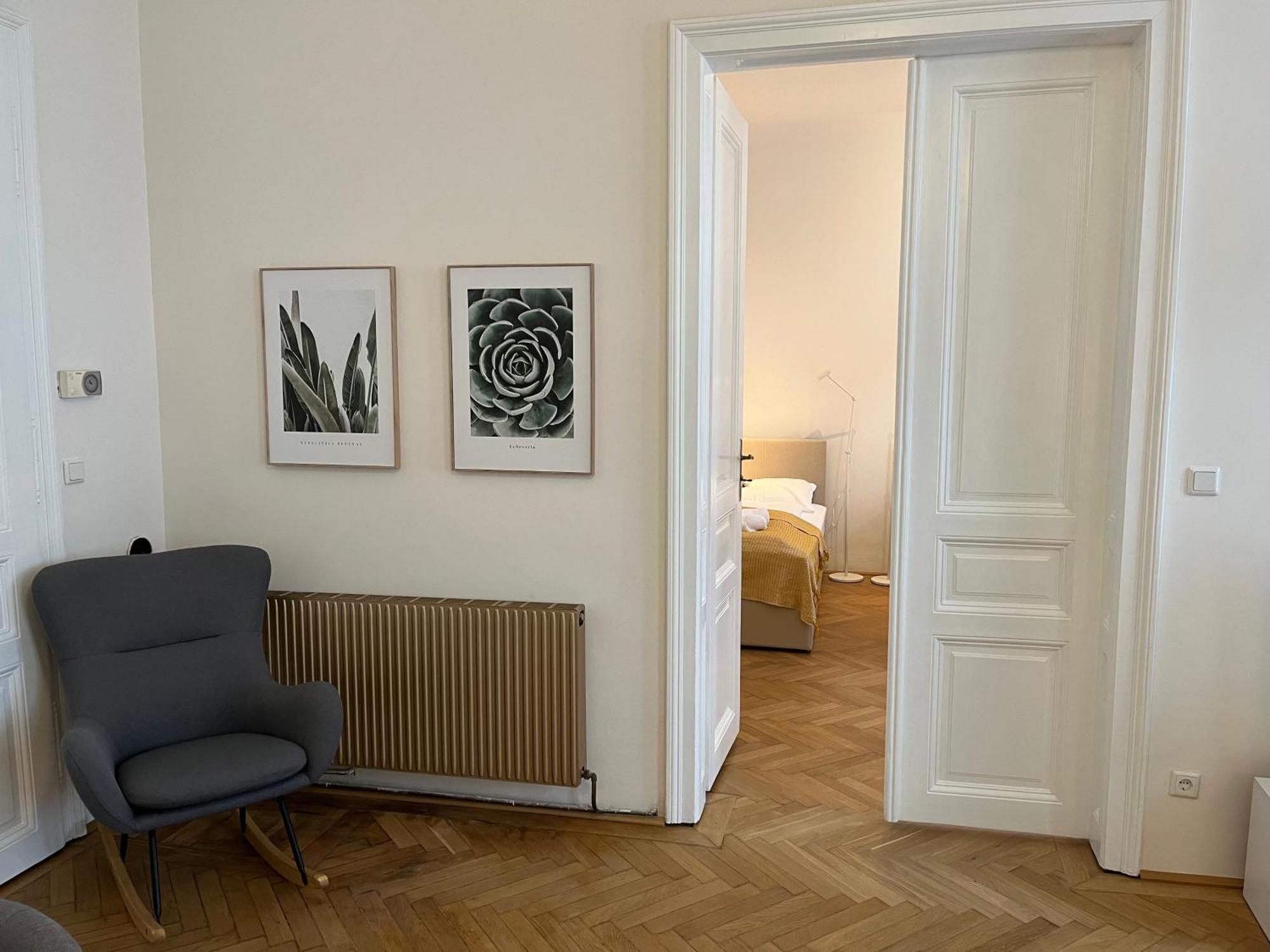 Grosszuegiger Wiener Altbau Gleich Neben Schoenbrunn Buitenkant foto