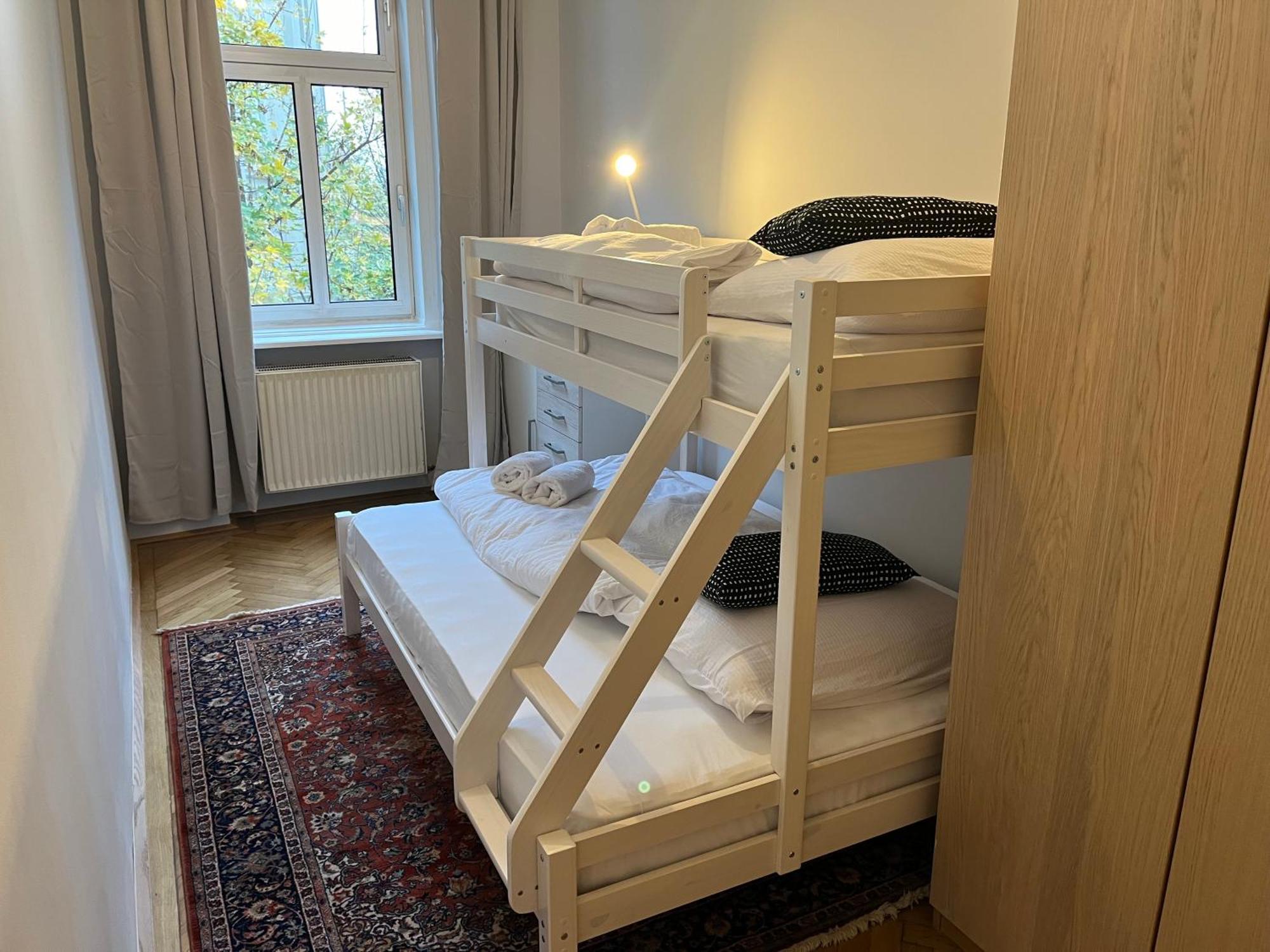 Grosszuegiger Wiener Altbau Gleich Neben Schoenbrunn Buitenkant foto