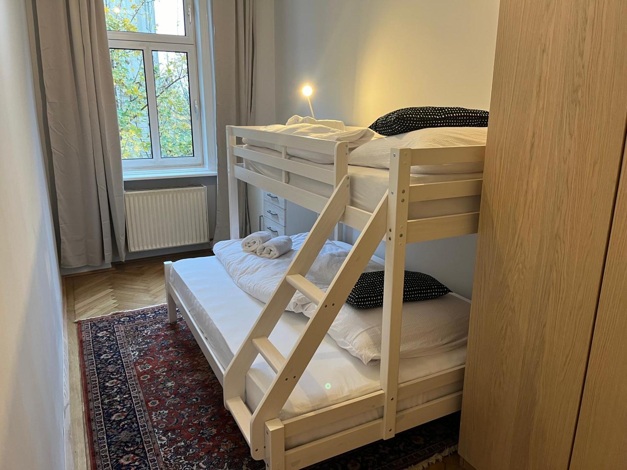 Grosszuegiger Wiener Altbau Gleich Neben Schoenbrunn Buitenkant foto